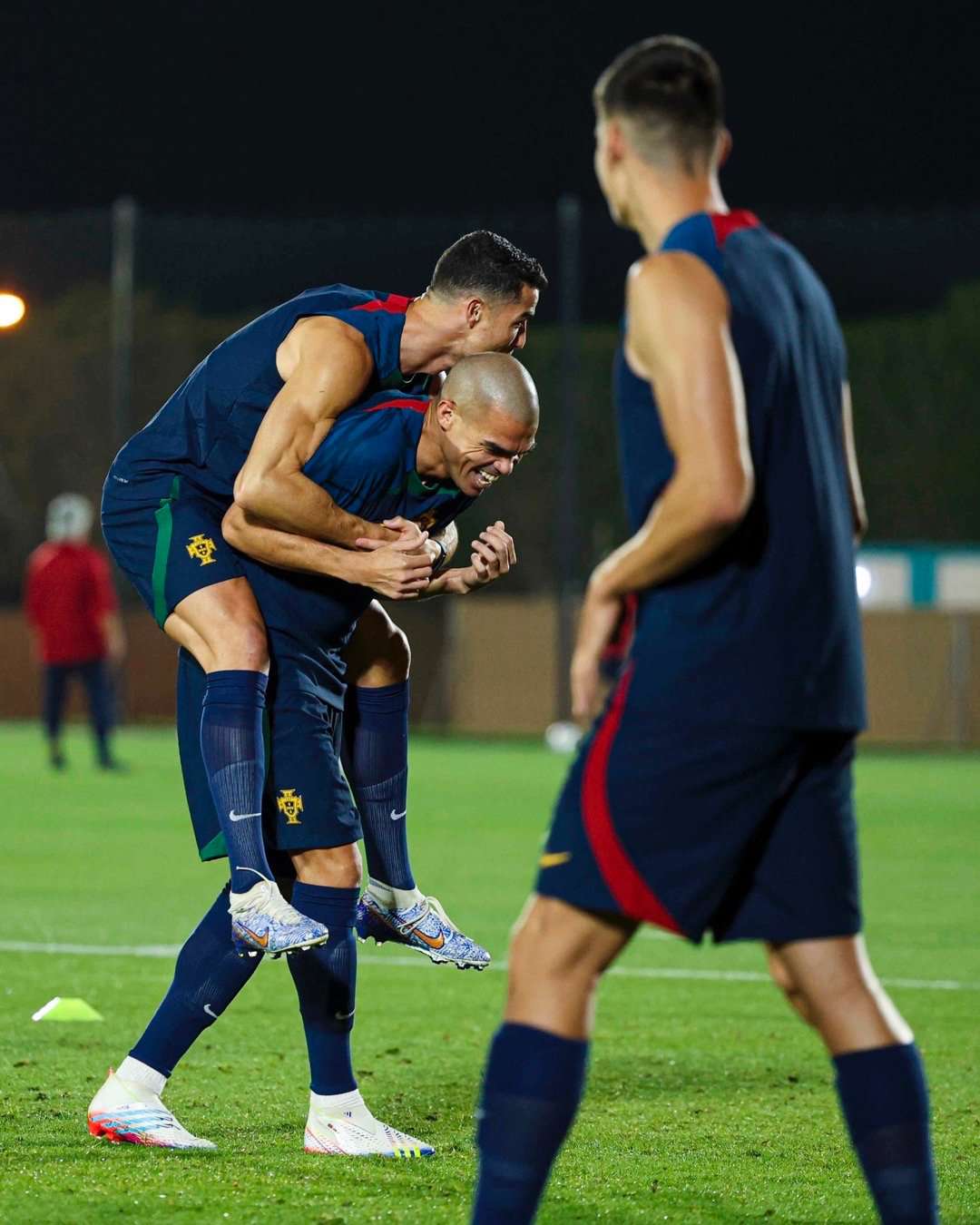 C罗与佩佩(被撅力)[狗头]