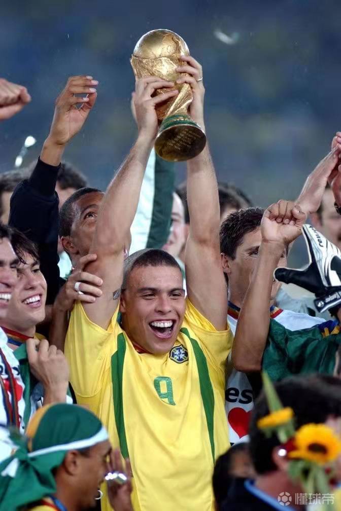 2002年6月10日世界杯冠军巴西罗纳尔多