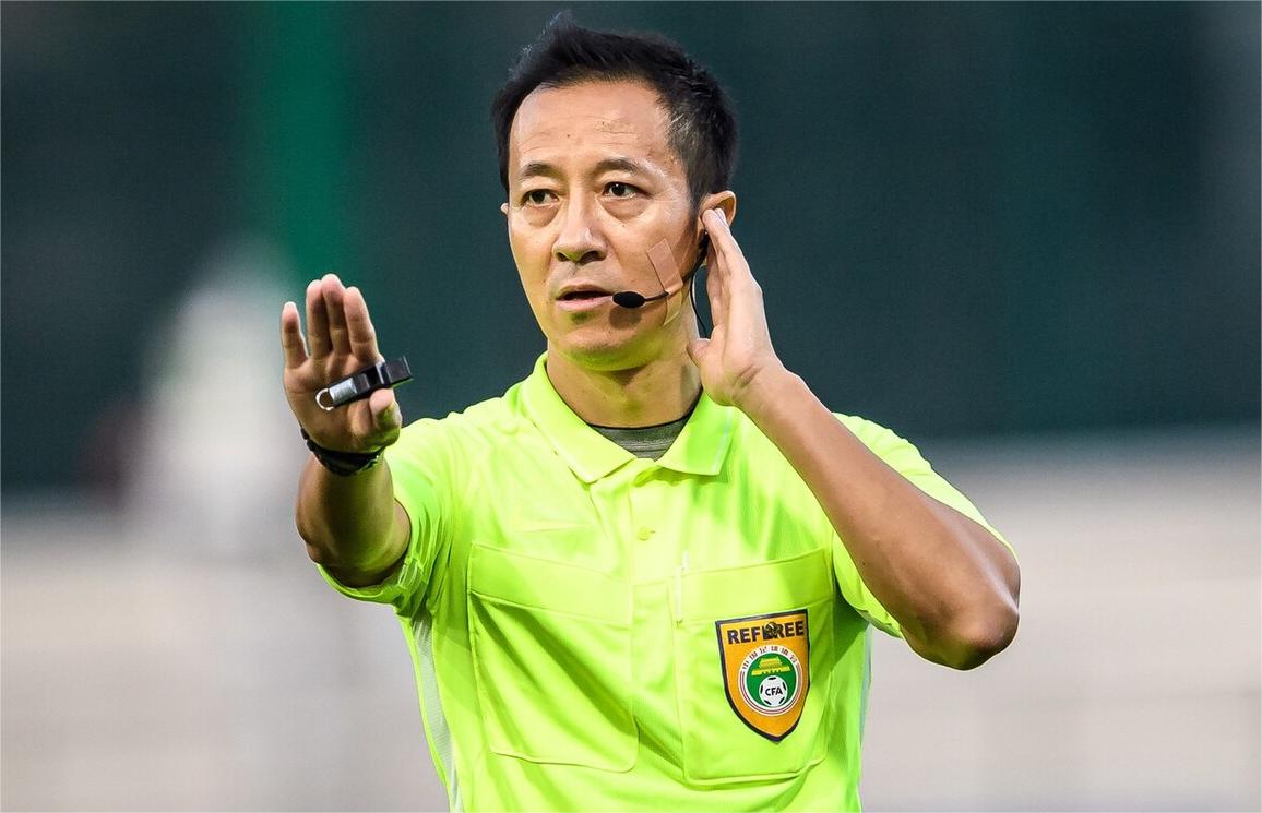 第一助理是来自沈阳的王德馨,第二助理是来自辽宁的姜博;第四官员是