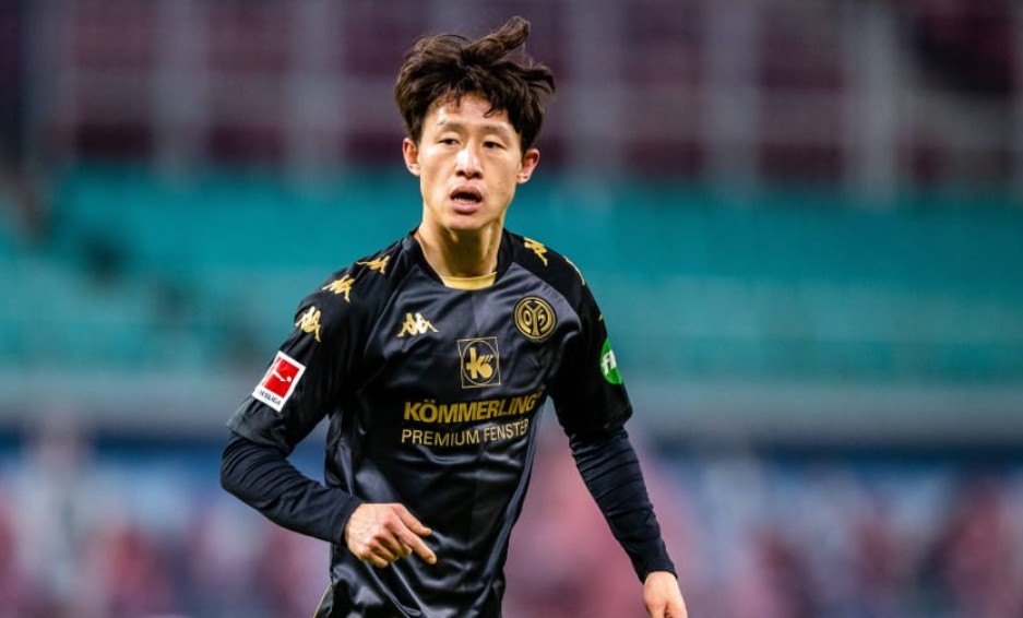 踢球者称赞李在城逐渐适应德甲数据不错