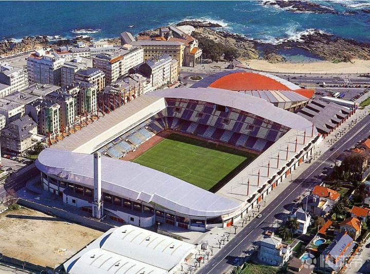 西协甲豪门拉科鲁尼亚的主场里亚索球场球场可容纳