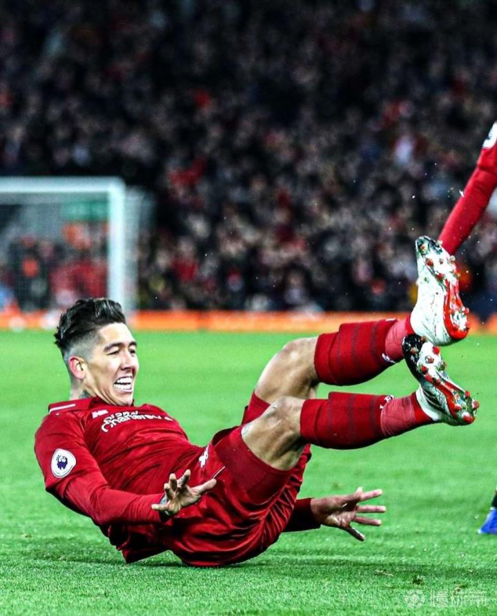 菲尔米诺的庆祝动作总是与众不同!