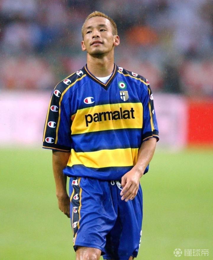 丨日本型男中田英寿在退役后也常常活跃在时尚圈