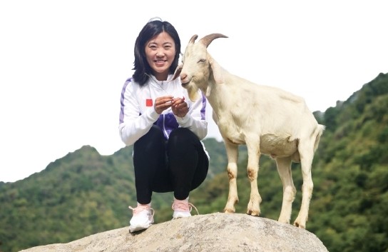 上海女足缪斯雯采访图片