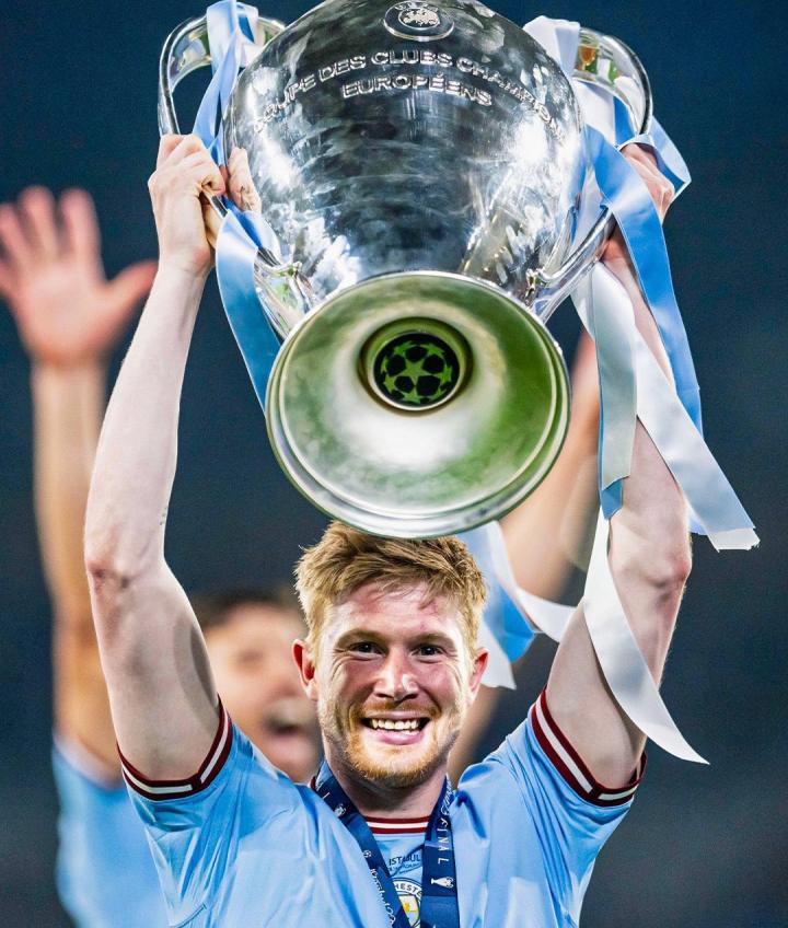 德布劳内与欧冠奖杯图集|曼城|德布劳内|懂球帝