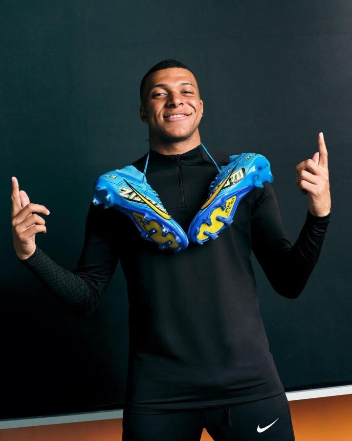 姆巴佩晒耐克刺客球鞋0504