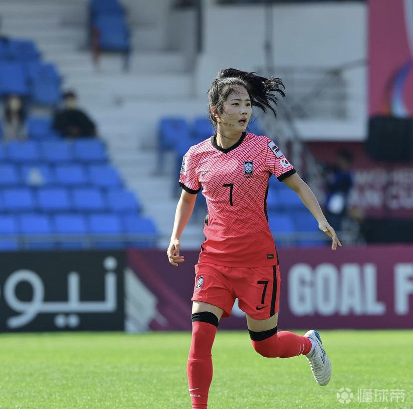 韩国女足国脚李玟娥更新社交