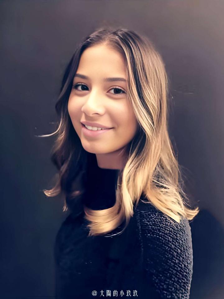 哈兰德女友伊莎贝尔·约翰森的高清美图🔥哈兰德和伊...|曼城|哈兰