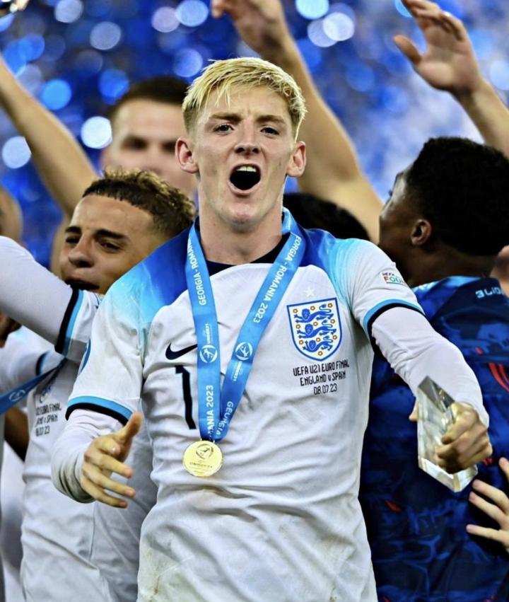 英格兰u21|纽卡斯尔联|安东尼-戈登|懂球帝