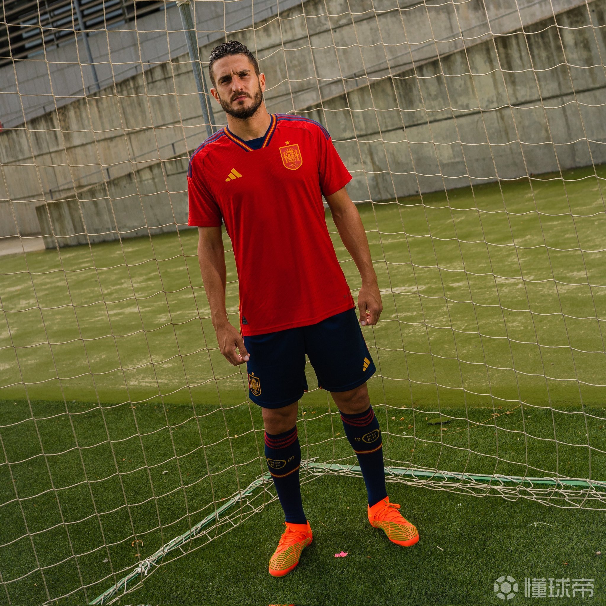 西班牙国家队2022世界杯主客场球衣正式发布