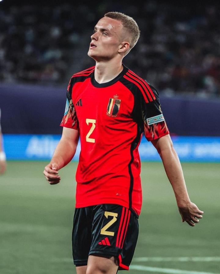 色格拉布鲁日21岁的右后卫西奎特首次入选比利时国家队