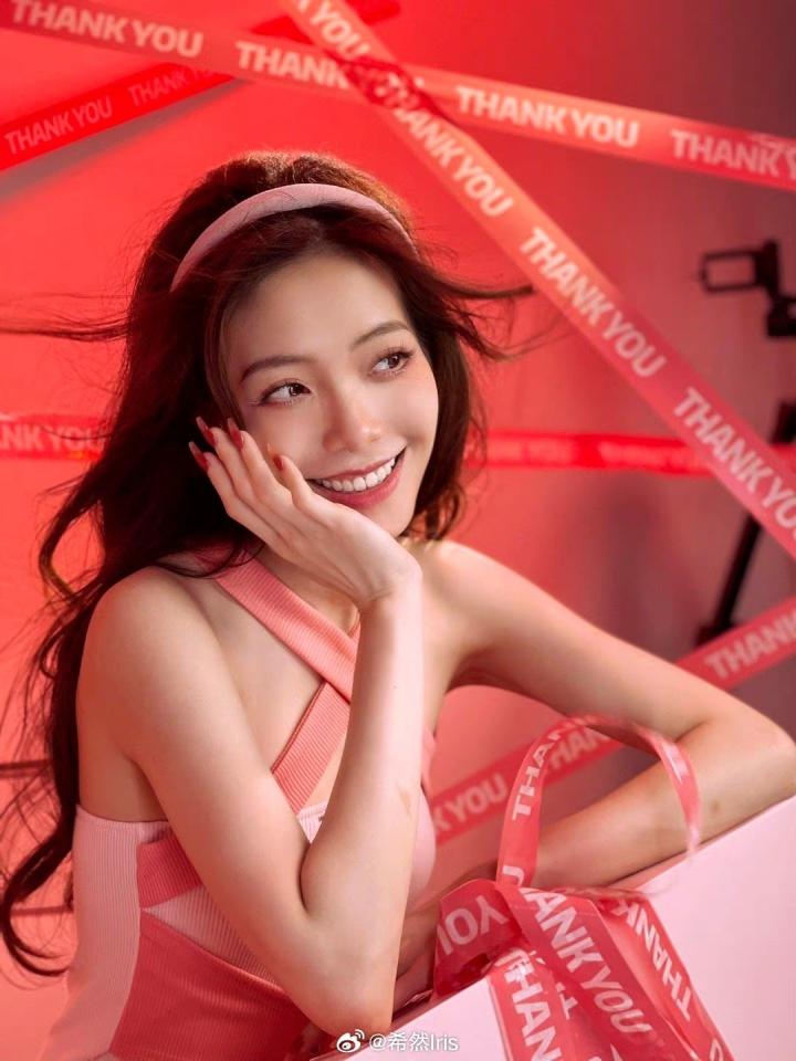 2%3星7.5%2星2.8%1星8.8%【希然iris】原名冯爔,英雄联盟官方主持人.