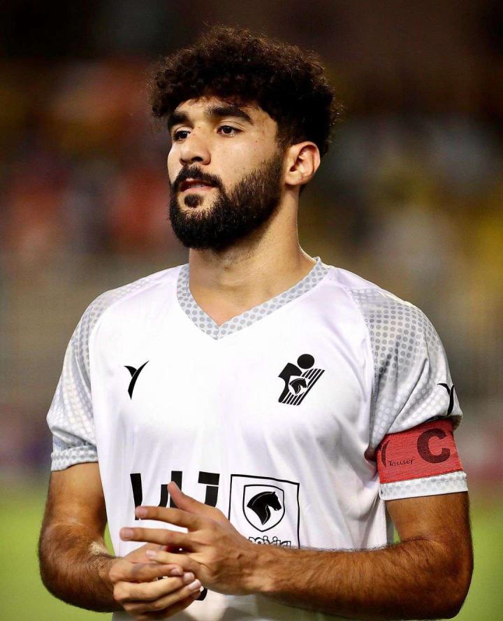 伊朗21岁年轻后卫法拉赫因出车祸未能参加本次国家.