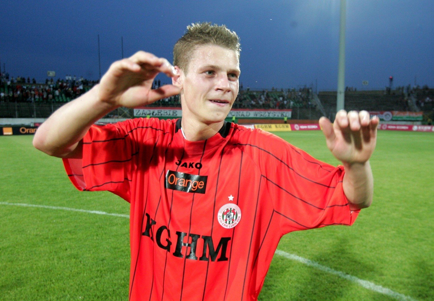 皮什切克:2013年险些因伤退役;莱万赢得欧冠后祝贺了他