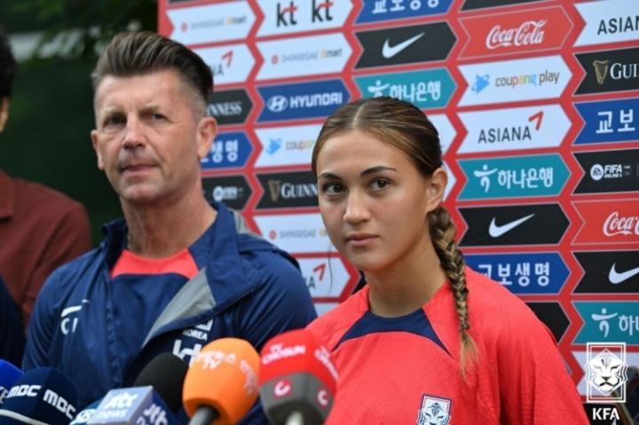 韩国女足主帅科林