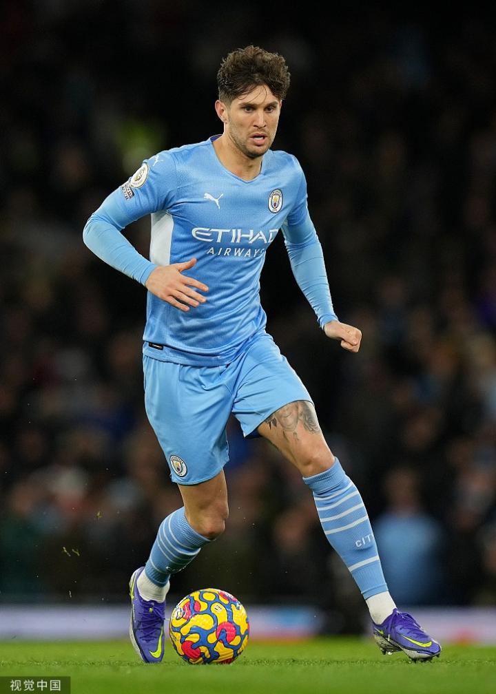 斯通斯很幸运能和拉波尔特踢球只要团结球队就能完美配合