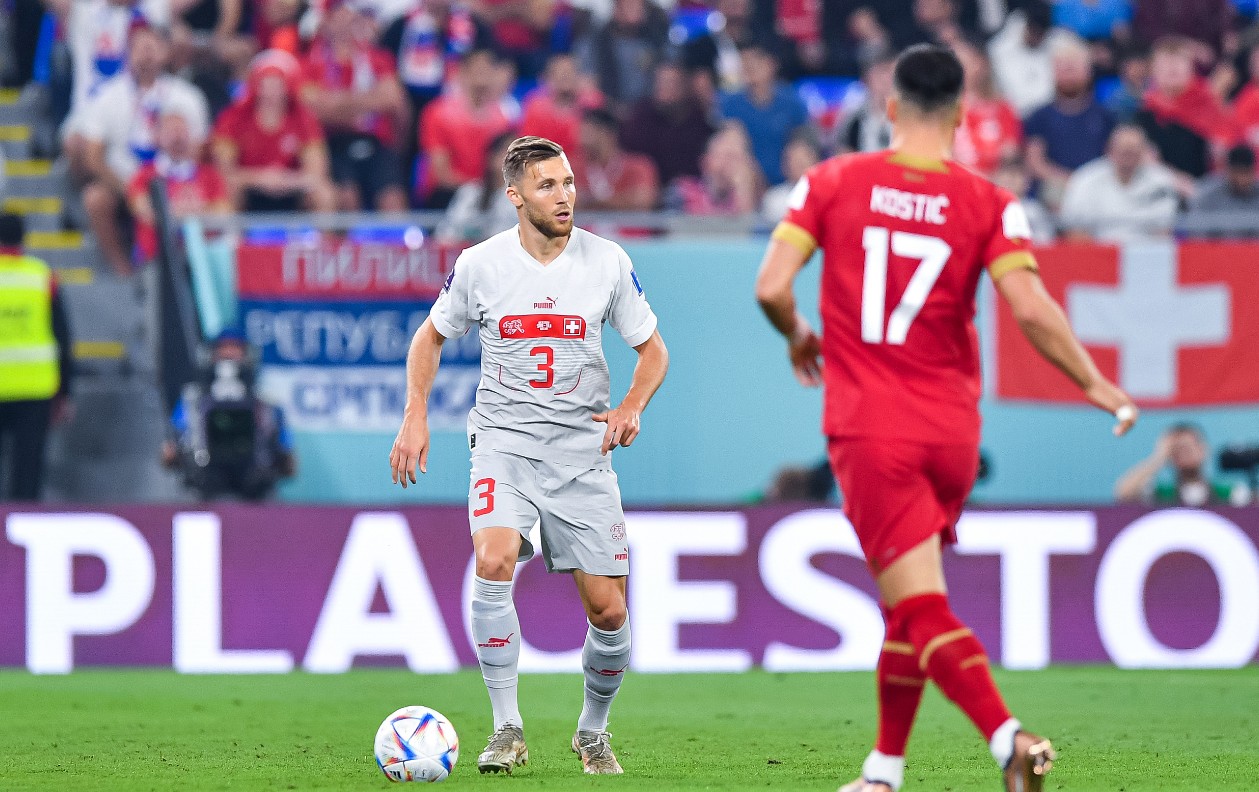 塞尔维亚对阵欧洲足球劲旅：战术分析和预测