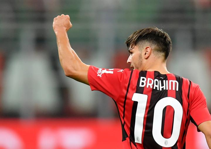 ac米兰10号迪亚斯球衣专场继续留米兰还