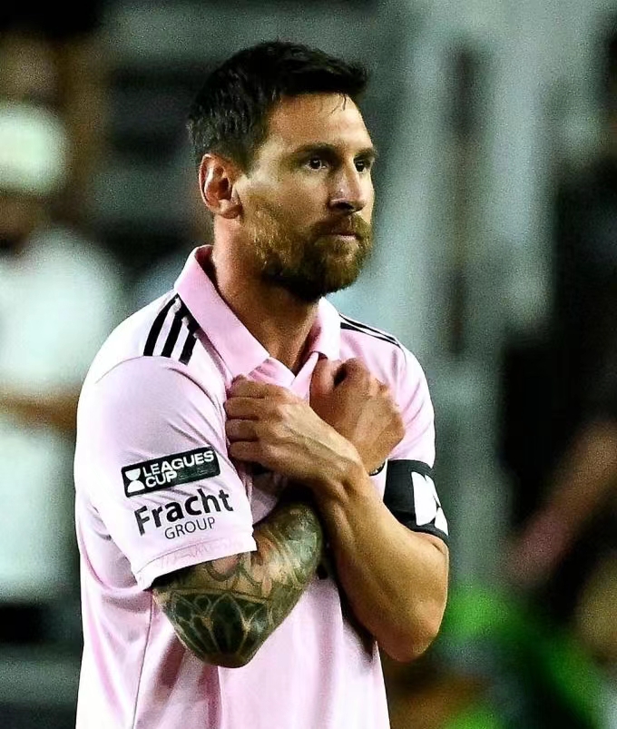 梅西庆祝动作模仿黑豹联盟杯1/16决赛.|梅西|迈阿密国际|懂球帝