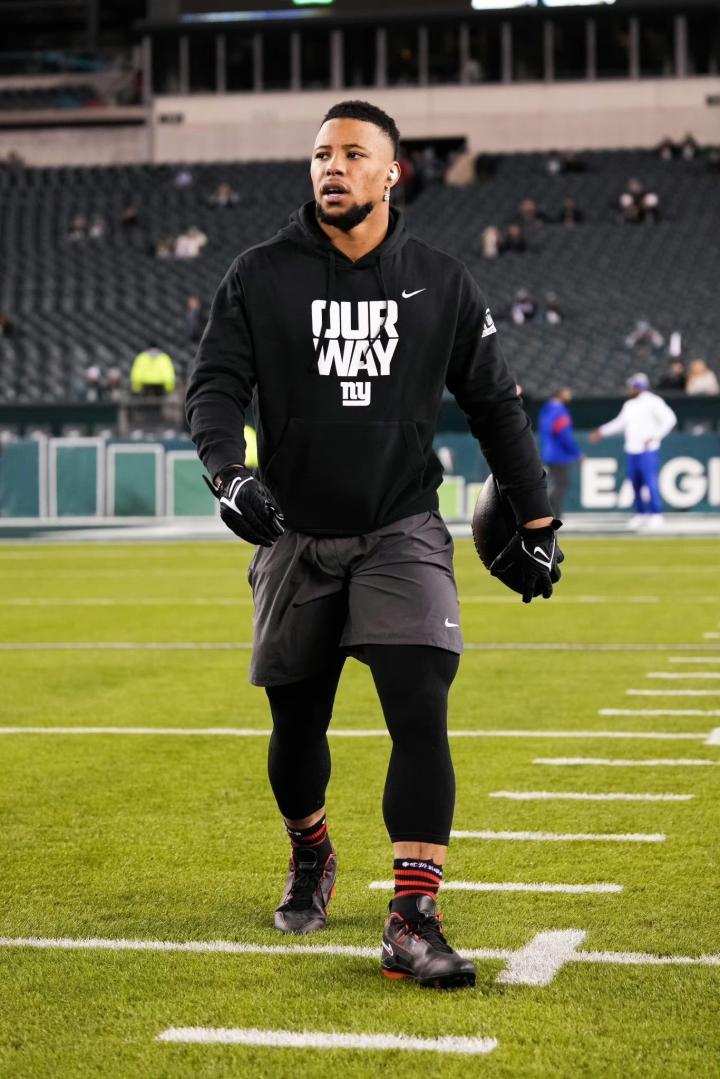 1498nfl:腿哥巴克利和巨人队的合约纠纷始.