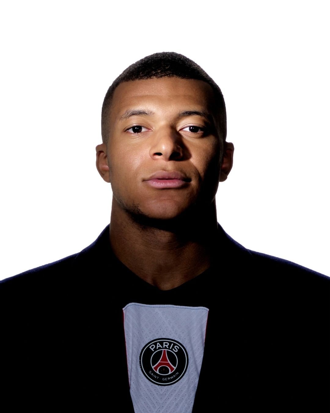 巴黎球员为赞助商goat拍摄宣传照梅西姆巴佩内马尔出镜