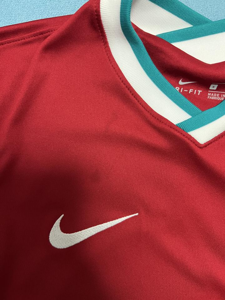 咸鱼刚刚收的阿诺德球衣大家帮忙看看