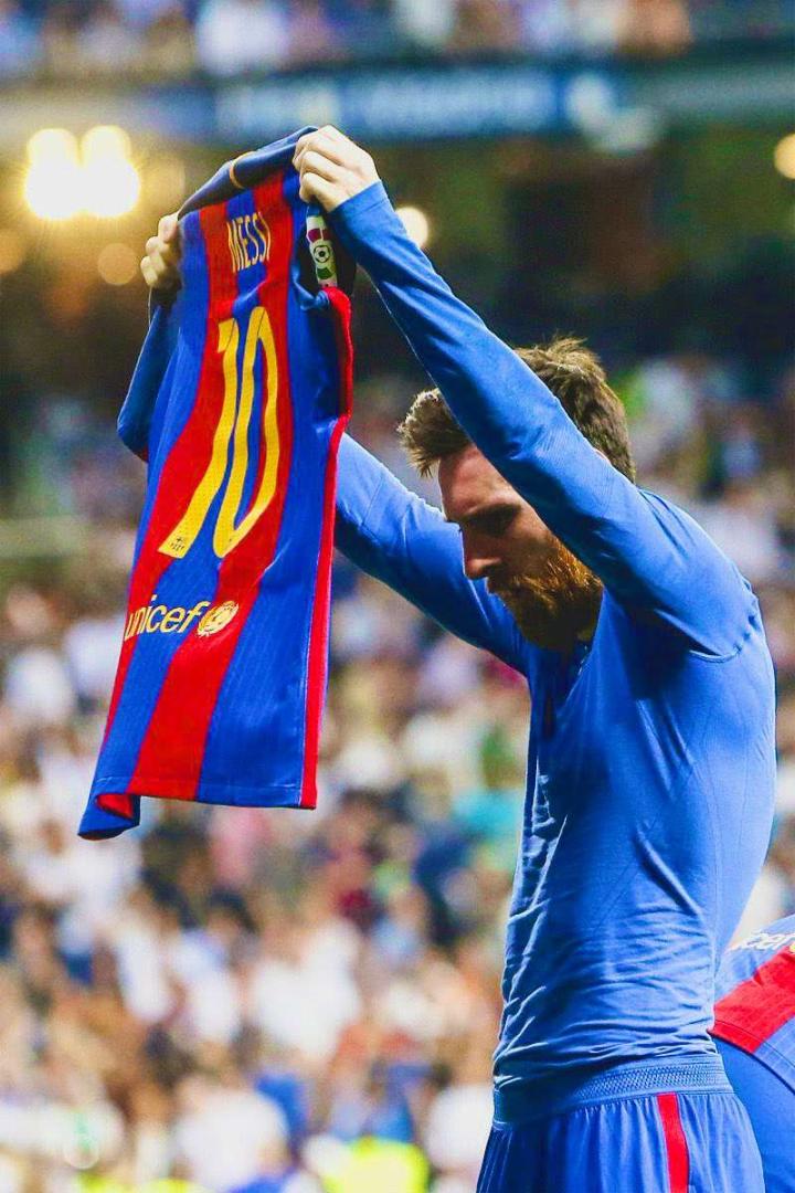 6年前的今天,梅老板在伯纳乌做出了这个经典的庆祝动作|巴塞罗那|梅西