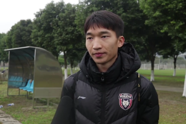 胥栩专访想去海外继续职业生涯只想让自己快乐地踢球