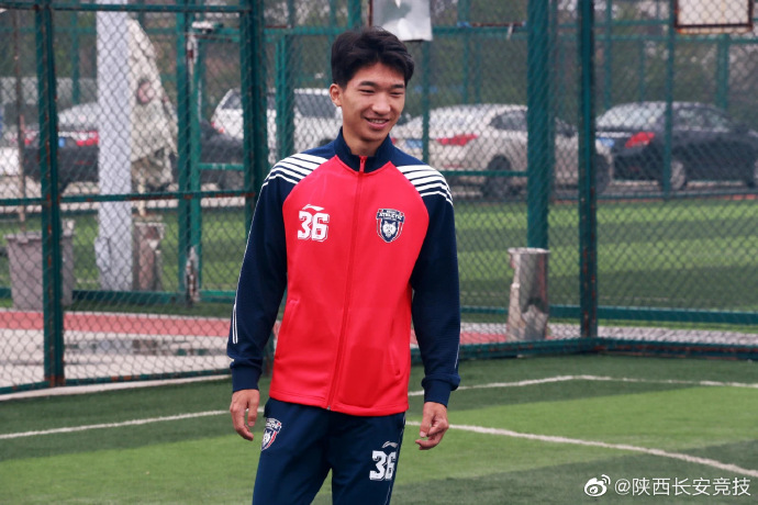 胥栩专访想去海外继续职业生涯只想让自己快乐地踢球