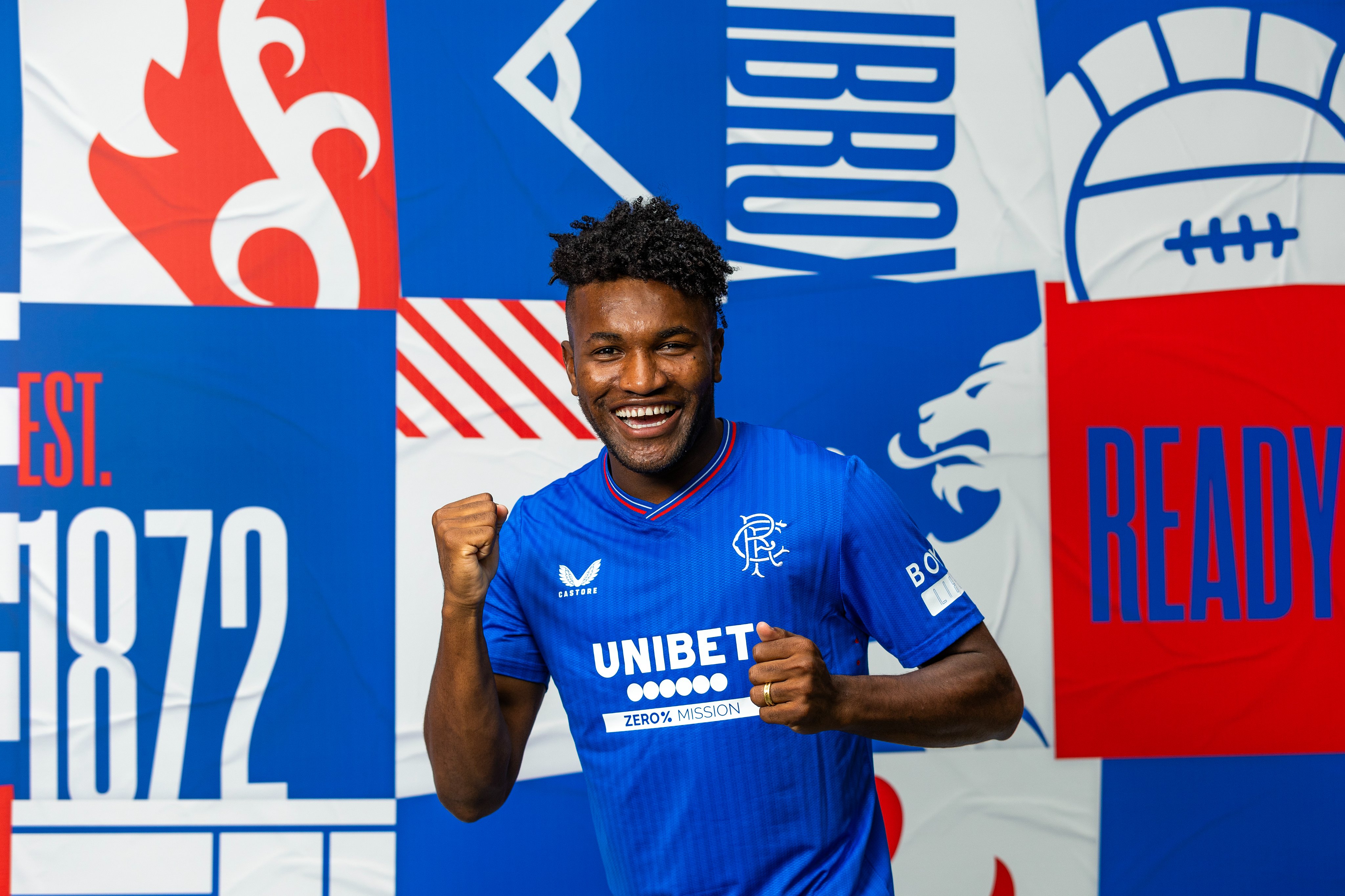 官方格拉斯哥流浪者签下洛杉矶fc中场西富恩特斯