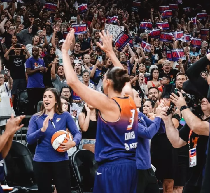 wnba历史第一人41岁女乔丹轰1万分绝对是传奇球星