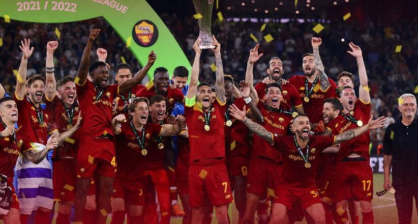 罗马10艰难夺冠有谁注意到进球后穆帅的表情太冷静了