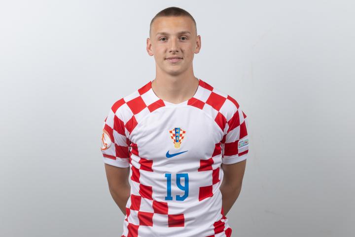 20. 拉利奇(萨尔茨堡红牛,前锋)贾尔尼(主教练)