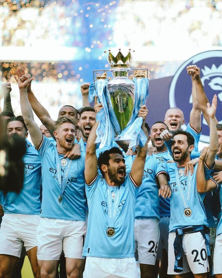 再夺英超冠军德布劳内社媒晒照庆祝似曾相识