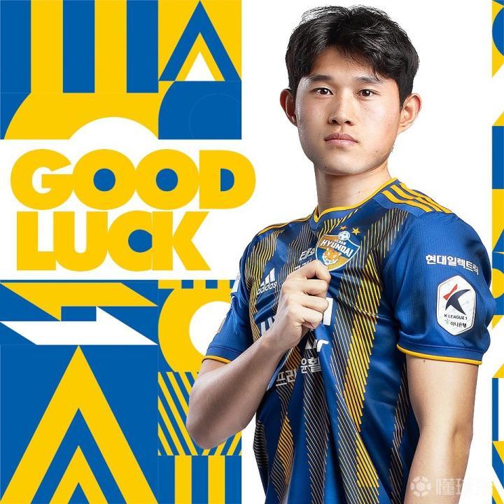 沙尔克04续租韩国球员李东炅到今年年底(2022...