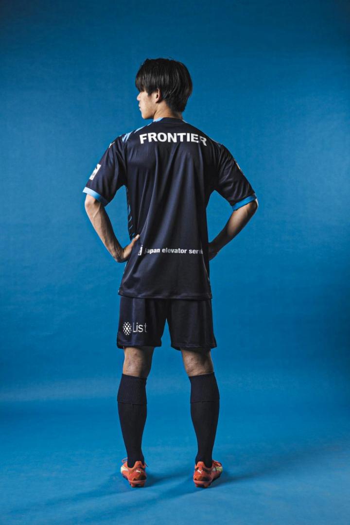 横滨fc发布25周年特别版球衣