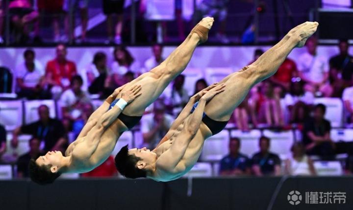 跳水梦之队本届世锦赛首金曹缘王宗源夺男子双人3米板冠军