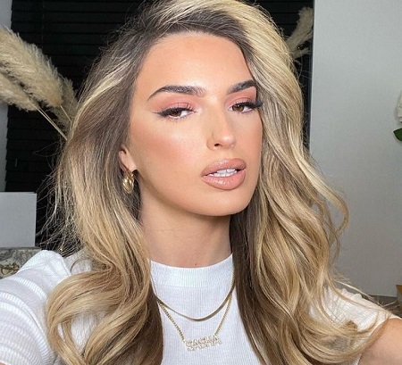 蓝月美人记no1格拉利什女友萨沙阿特伍德