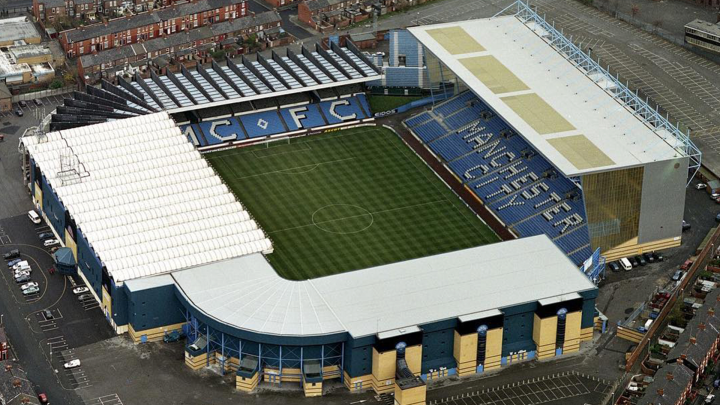 在缅因路球场历经80年辉煌旅程后,"蓝月军团"于2003年8月将主场迁移至