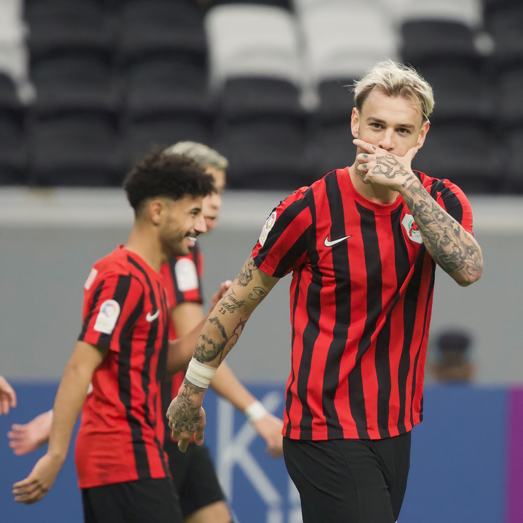 2球2助攻!泰山旧将格德斯包办4球,赖扬开局三连胜