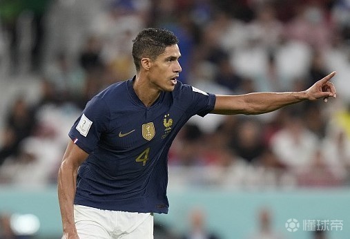 功成身退,瓦拉内长文告别法国队:很幸运穿这件球衣10年之久