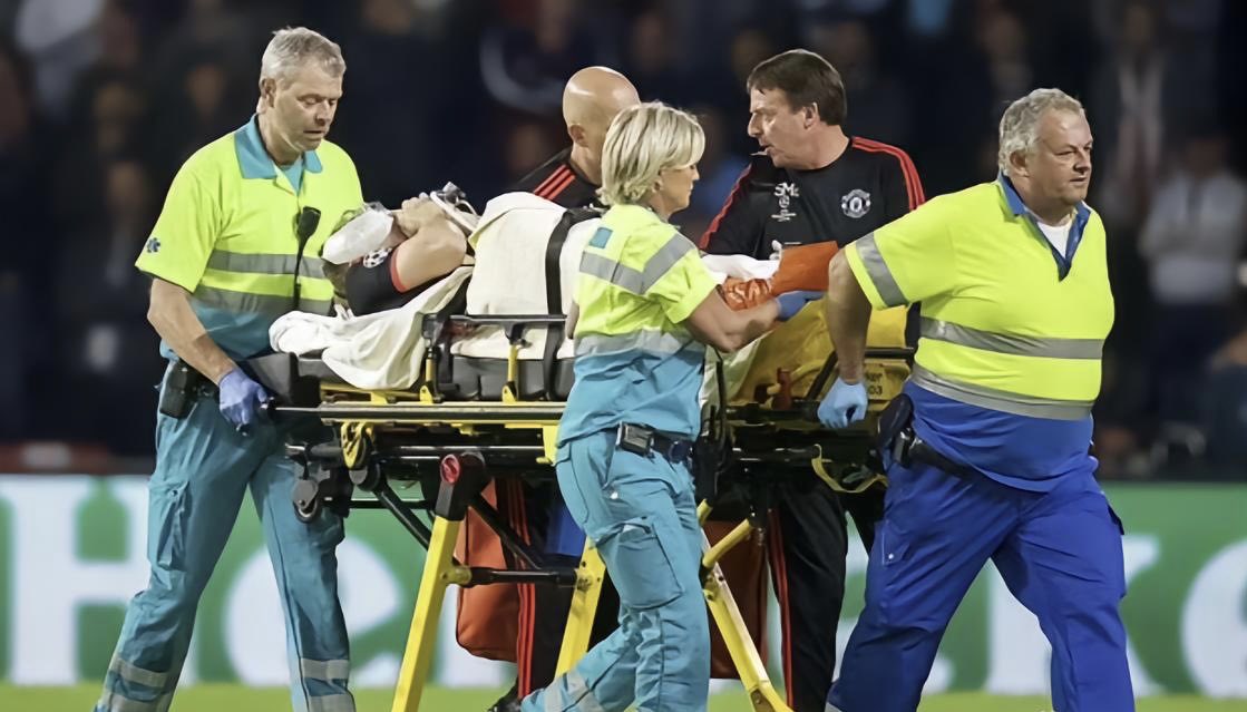 卢克肖的涅盘这张图让我们看到了卢克肖的断腿手术伤