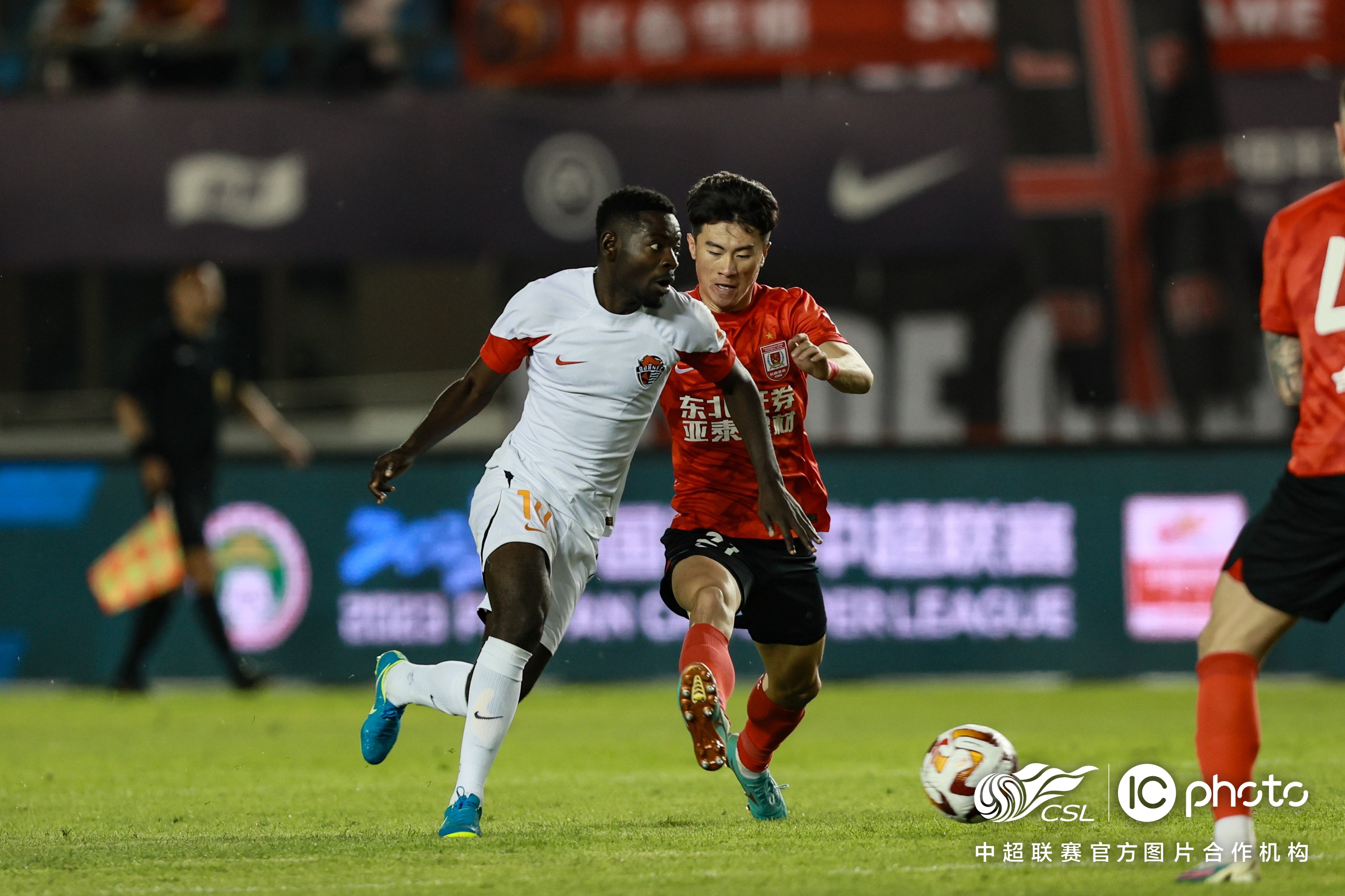 战报青岛海牛客场遗憾落败长春亚泰