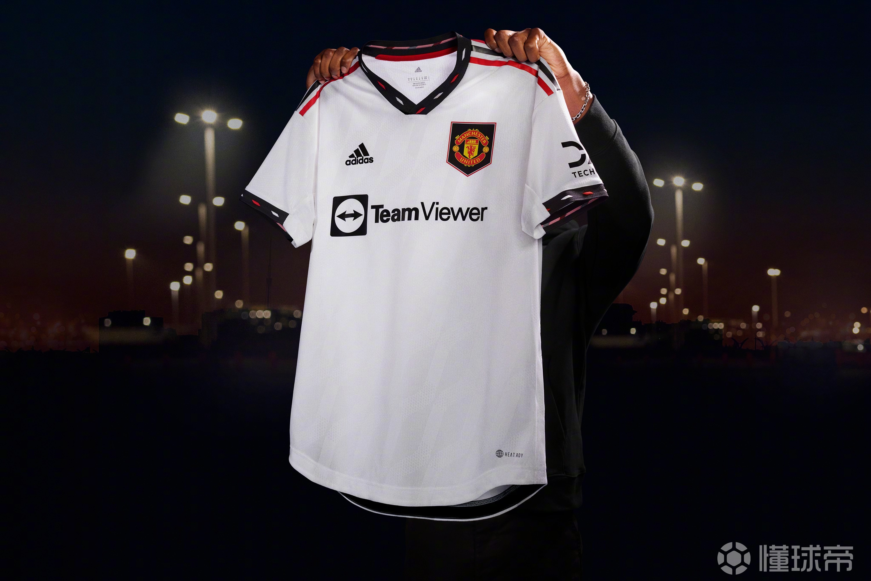 经典现代传奇曼联官方发布202223赛季客场球衣
