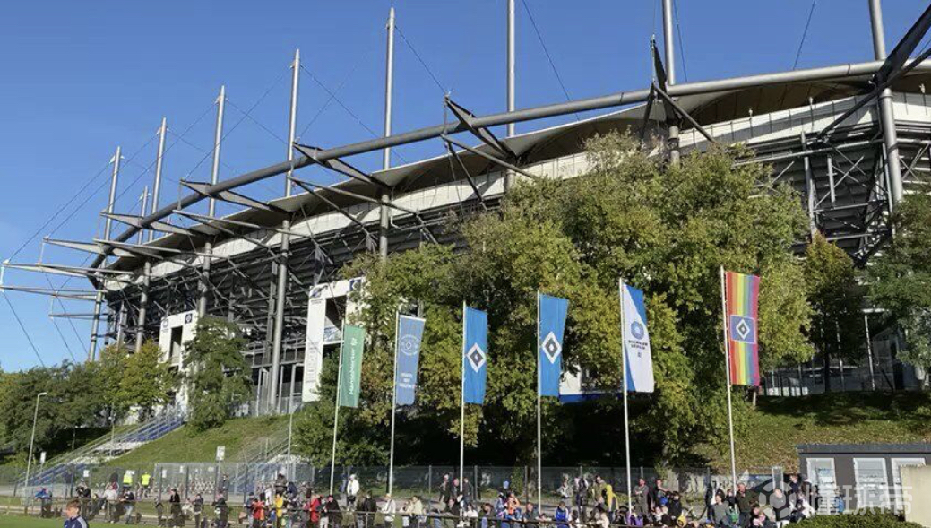 备战德比!东佩在完整训练中表现出色