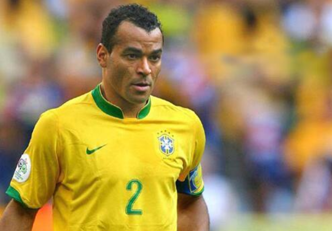 【世界杯回忆录】卡福:用奔跑捍卫着桑巴足球的尊严