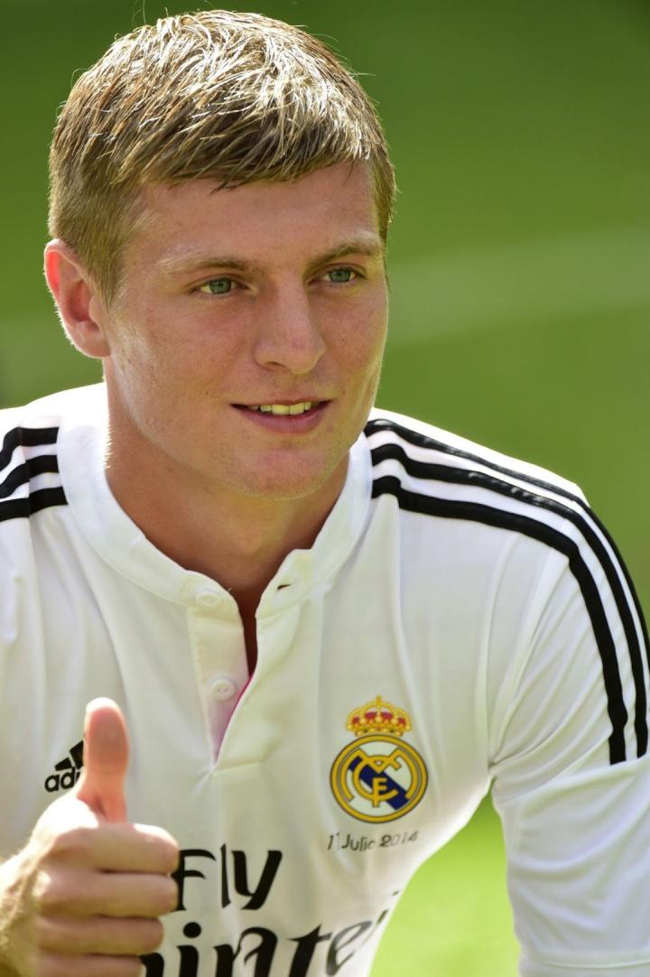 皇马历史今天看2014年7月17日克罗斯正式