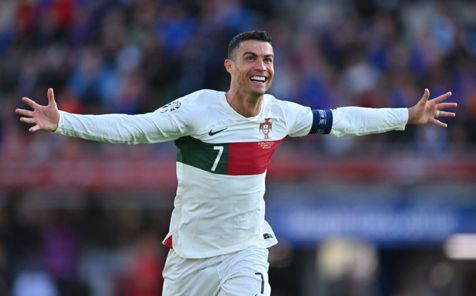 4场5球c罗还是葡萄牙的大腿