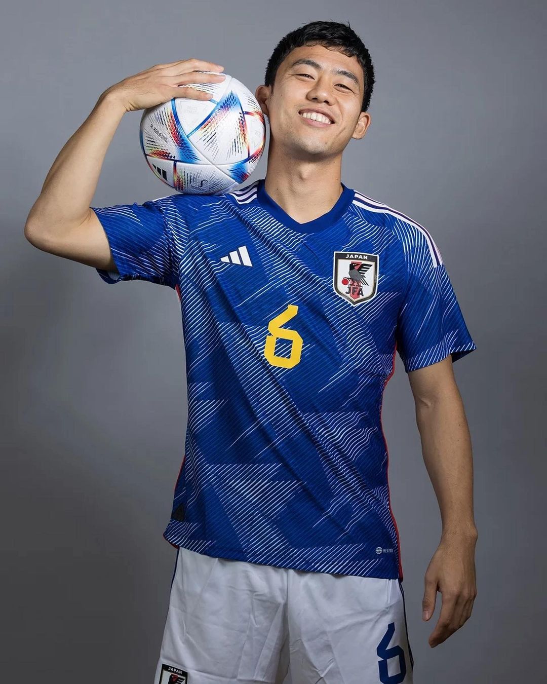 日本国家队2022世界杯定妆照