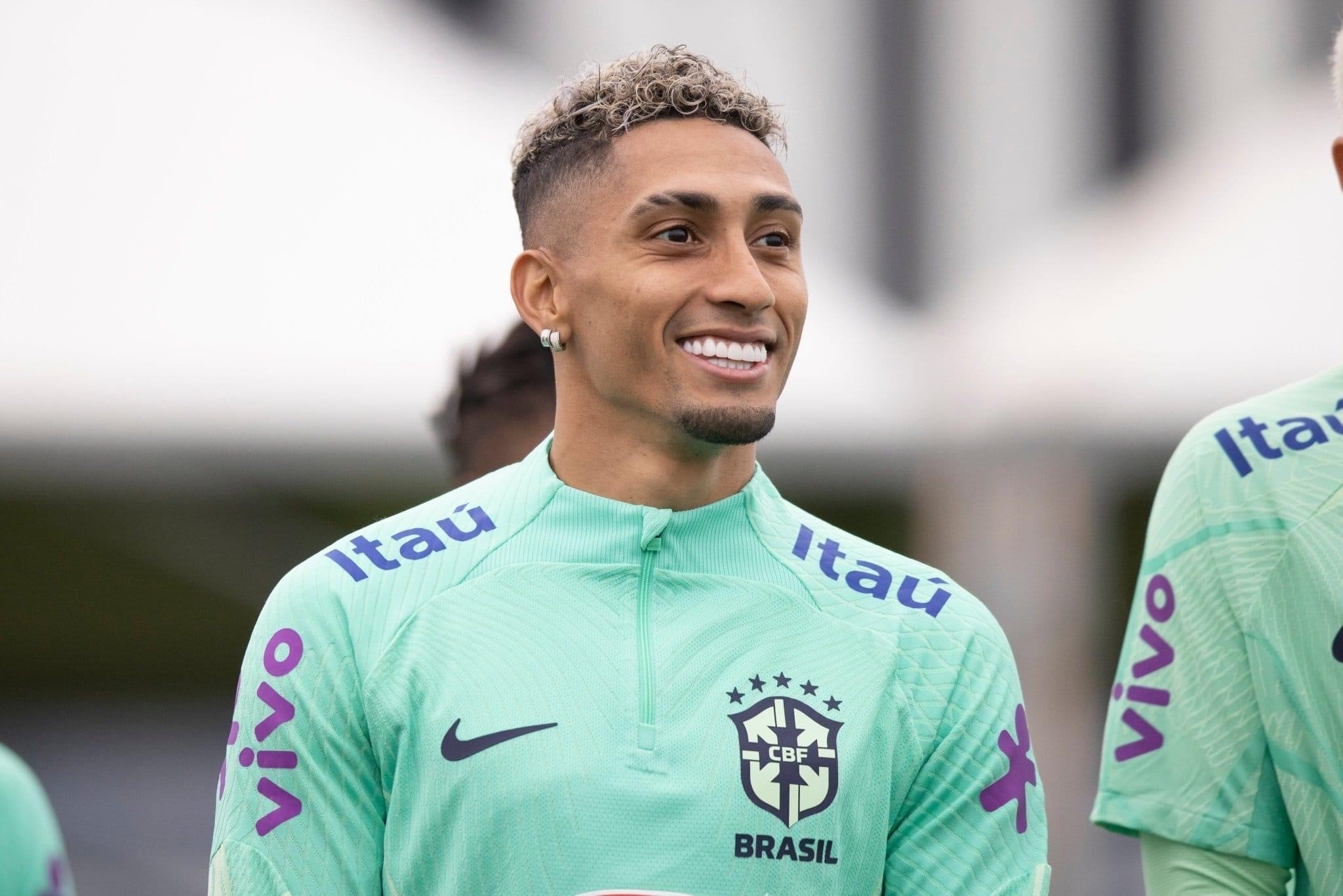 拉菲尼亚希望巴西人民放下政治分歧团结起来支持国家队